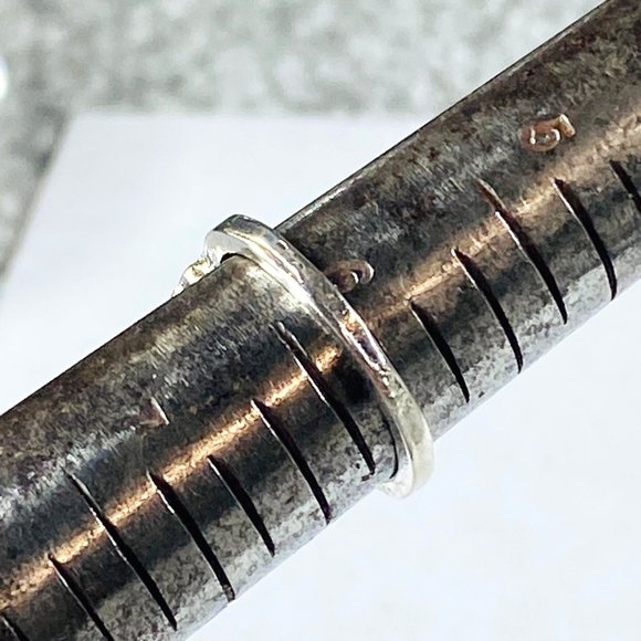 Silver Tone Filagree Ring Black Inlay Small Pinky Finger Approximate Size 6 - Picture 10 of 15